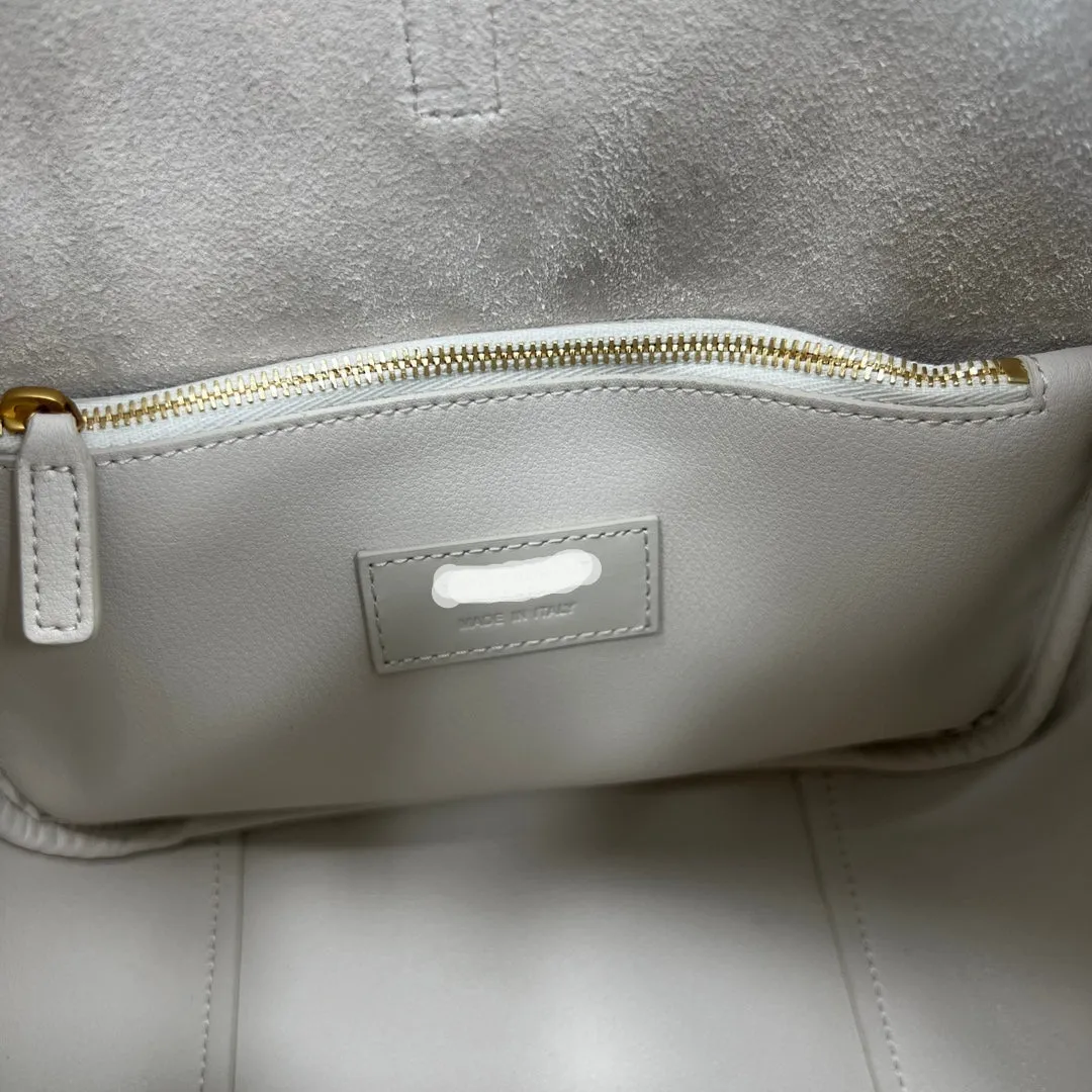 23CM CASSANDRE White Stray Shoulder Bag 713938