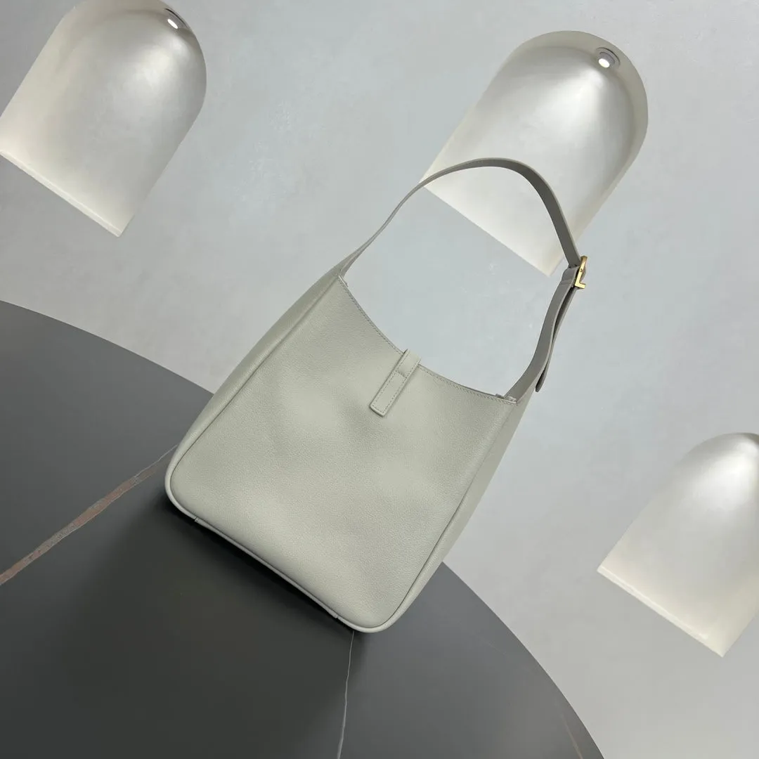 23CM CASSANDRE White Stray Shoulder Bag 713938