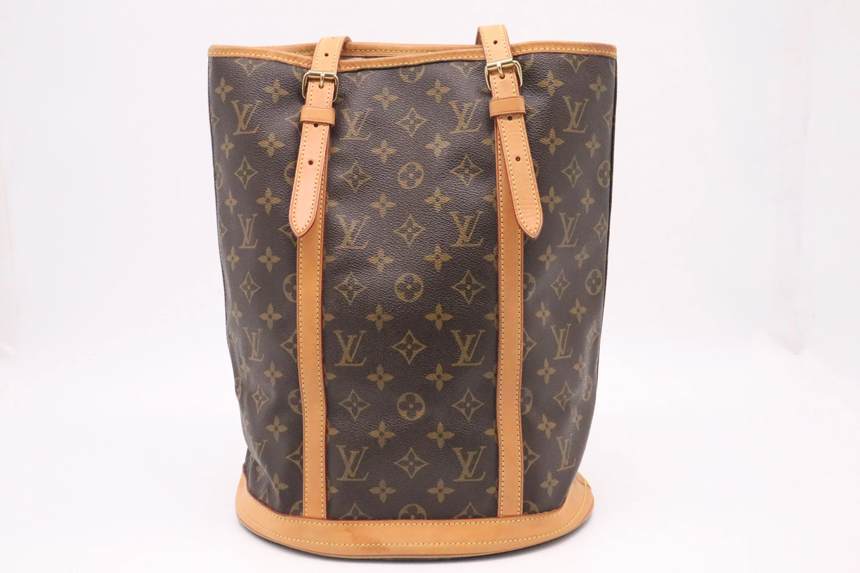 Louis Vuitton Bucket GM in Monogram Canvas