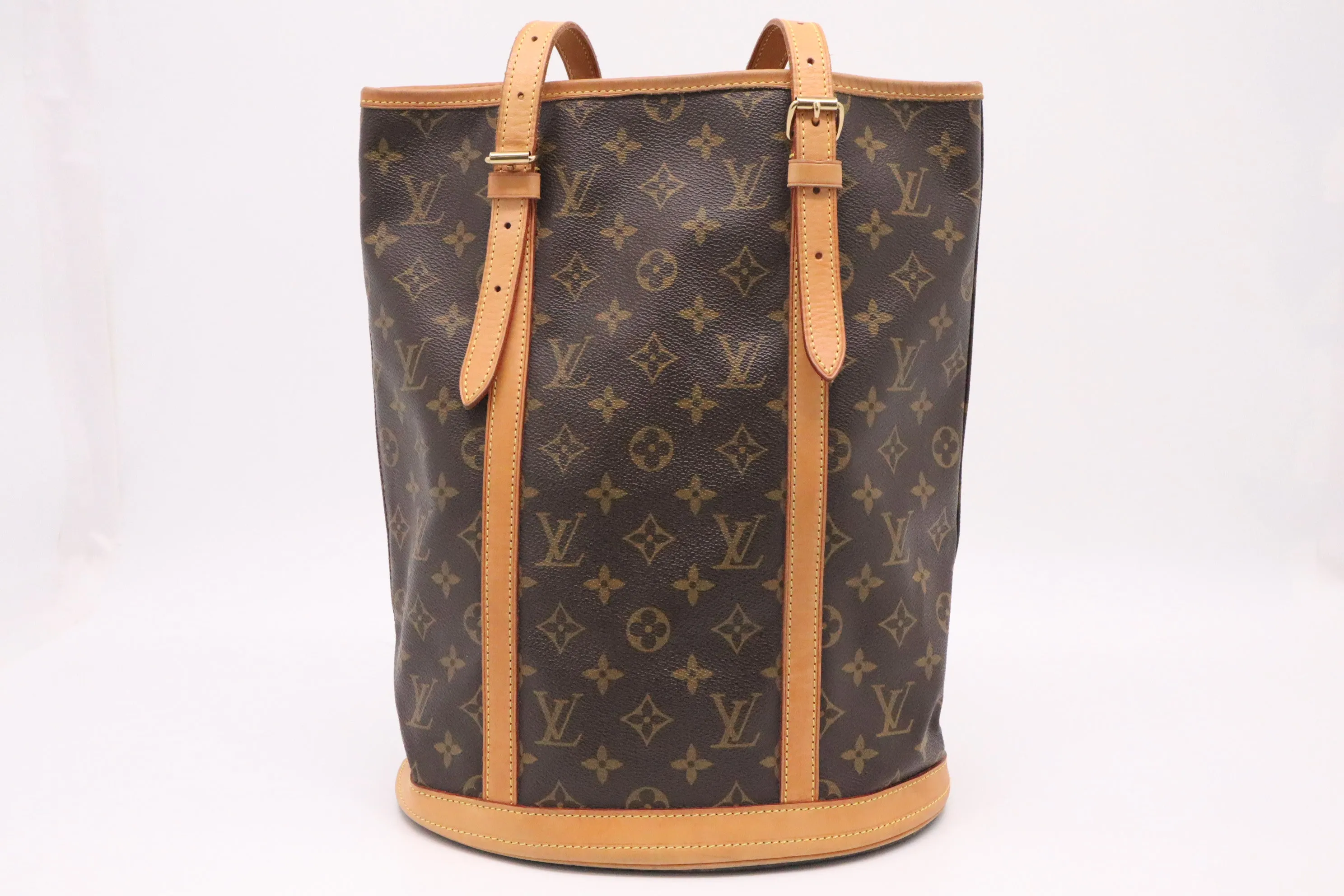 Louis Vuitton Bucket GM in Monogram Canvas