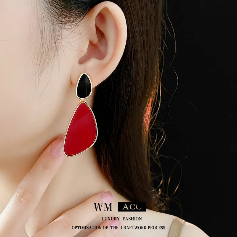 Luxurious Triangle Geometric Alloy Electroplating Earrings