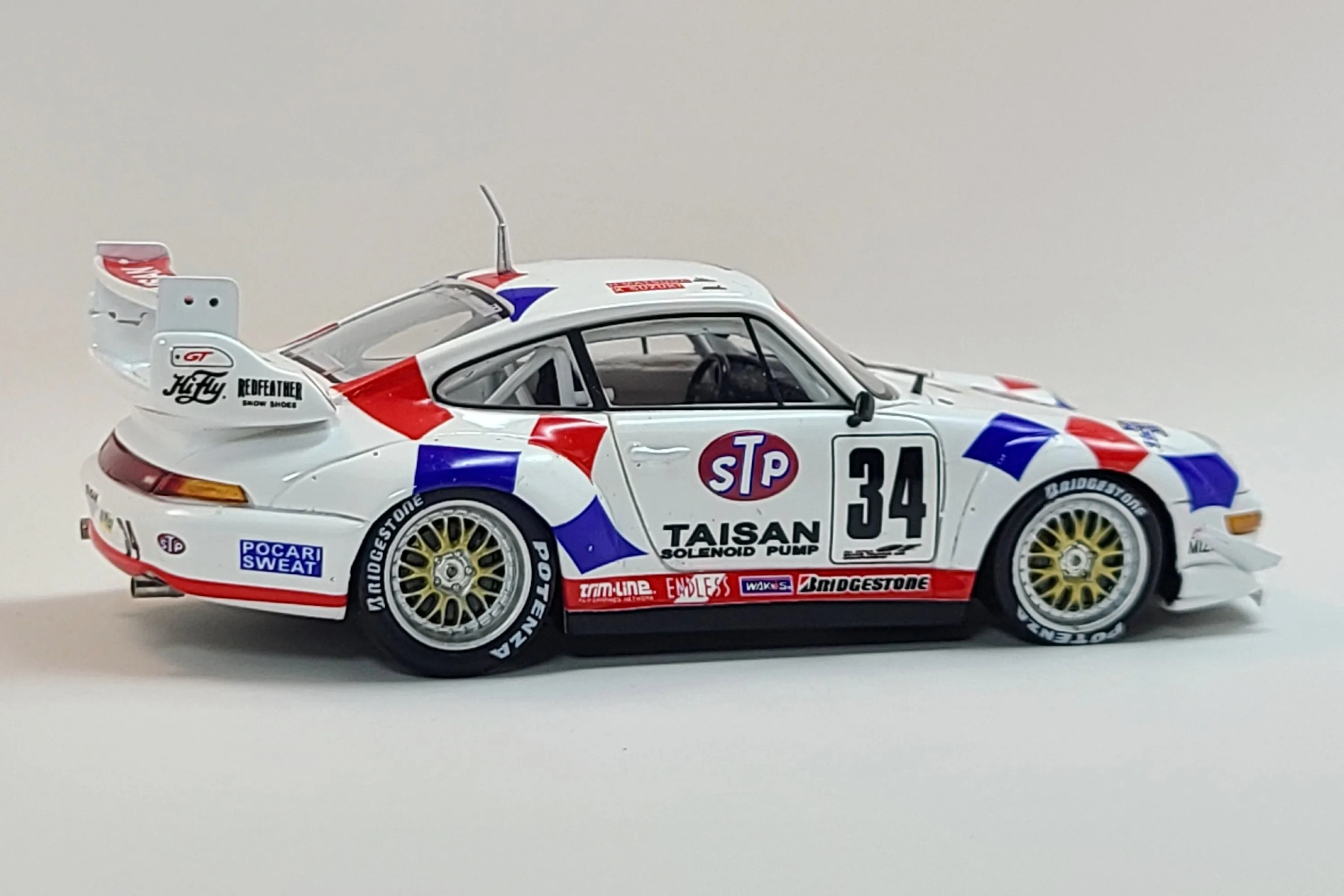 Porsche 993 GT2 (Team Taisan - 1995 JGTC GT1 Champion) - 1:43 Scale Model Car by Spark