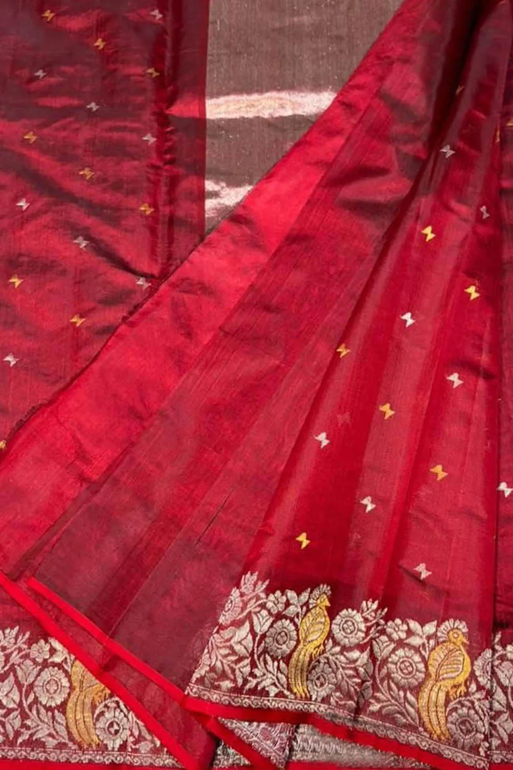 Red Chanderi Silk Saree: Elegant and Luxurious