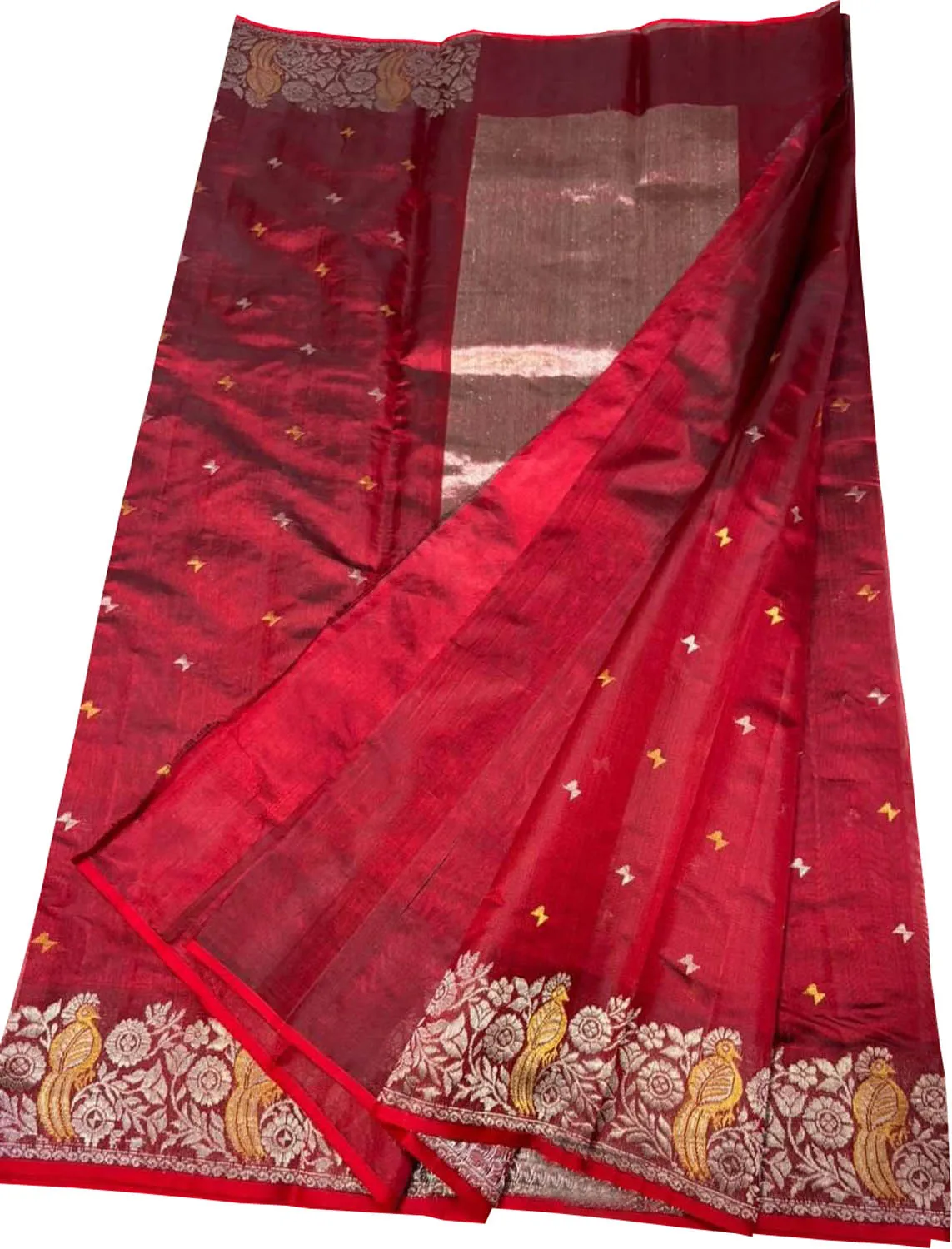 Red Chanderi Silk Saree: Elegant and Luxurious