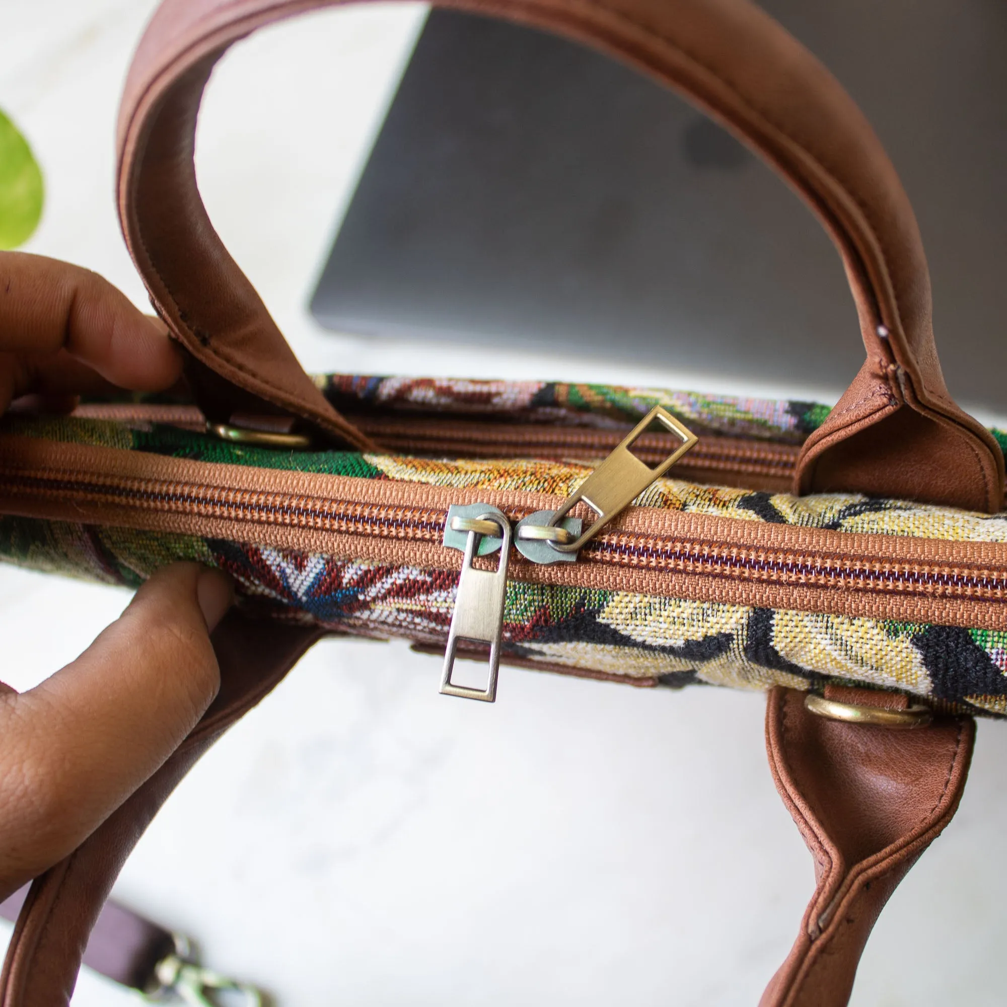 Theo Sleek Laptop Bag (Floret) SAMPLE SALE