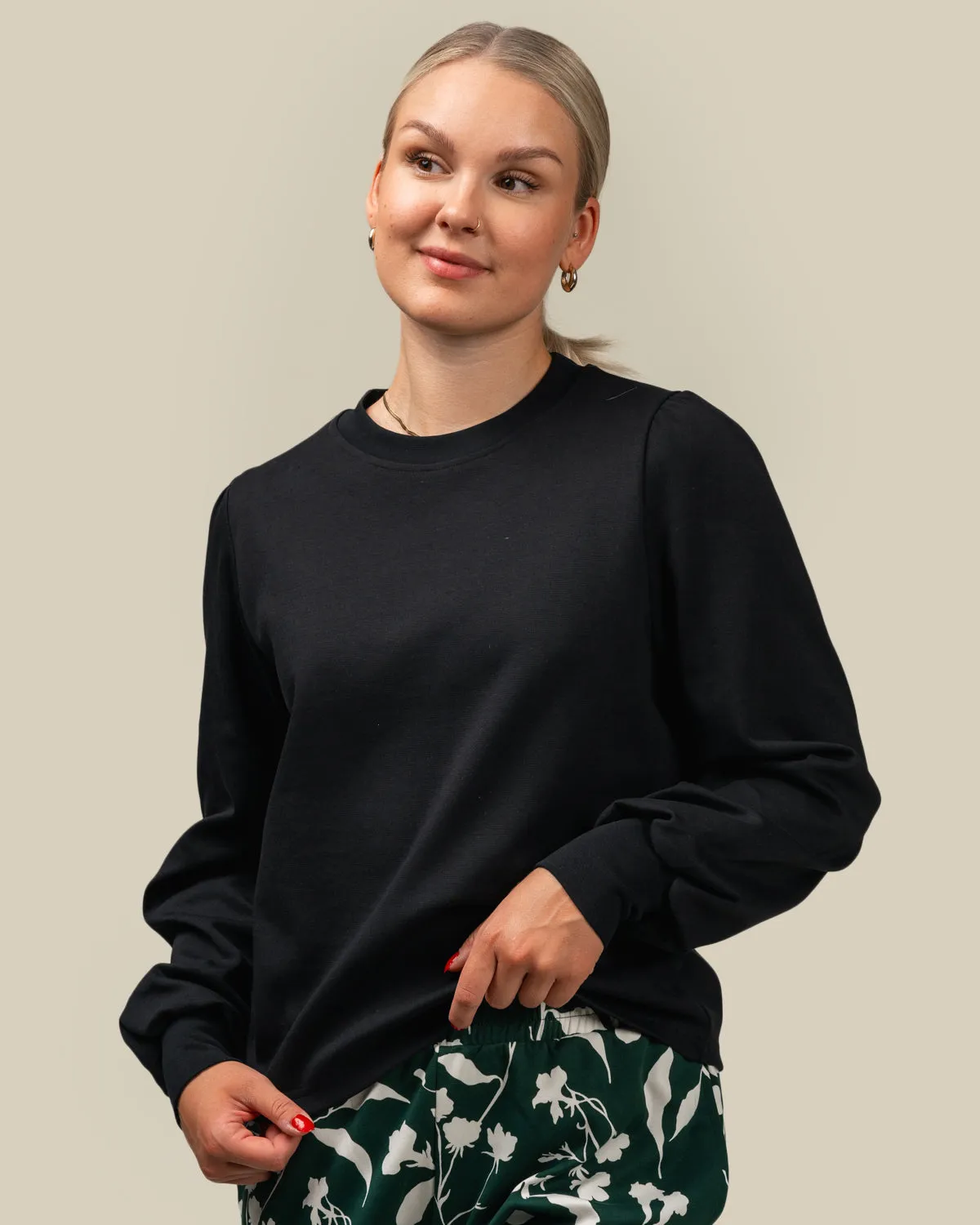 Toive Puffed Sleeve Blouse Black