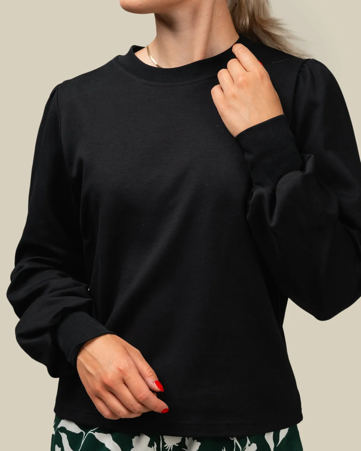 Toive Puffed Sleeve Blouse Black